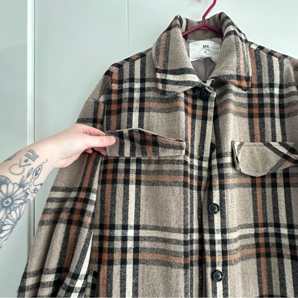 Oversized Checked Overcoat - Picture 3 of 8
